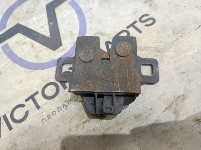 Замок кришки капота LR065340 LAND ROVER