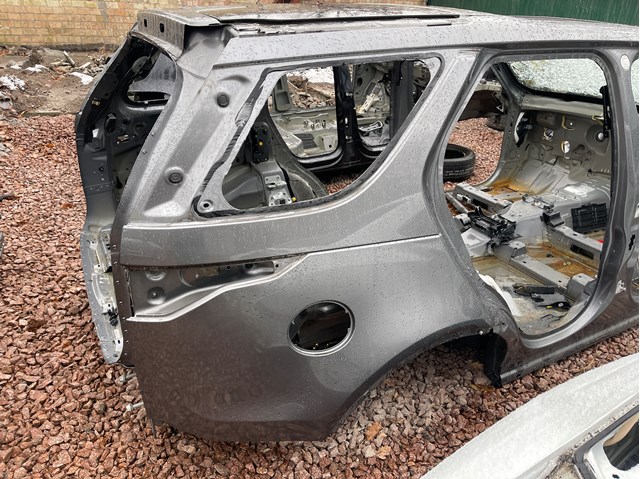 Крило праве заднє LR084290 LAND ROVER