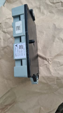 Блок запобіжників задній, салонний LR041091 LAND ROVER