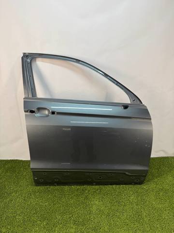 Пасажирські передні двері 5NN831056C VAG
