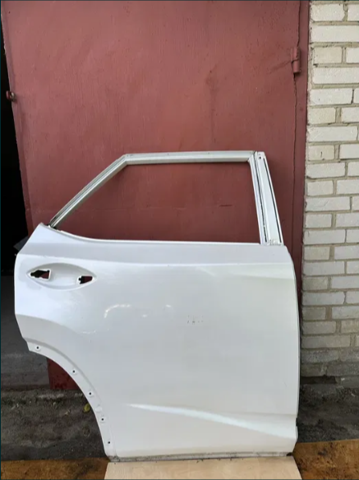 Двері пасажирські задні праві 670030E140 TOYOTA