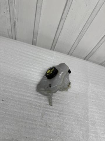 Бачок головного гальмівного циліндру 8W0611301 VAG