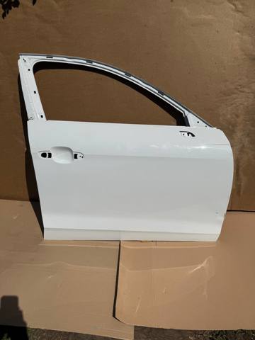 Дверка передня права 8W0831052C VAG