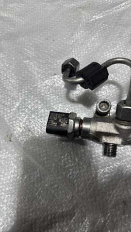 Датчик тиску палива 05L906054A VAG