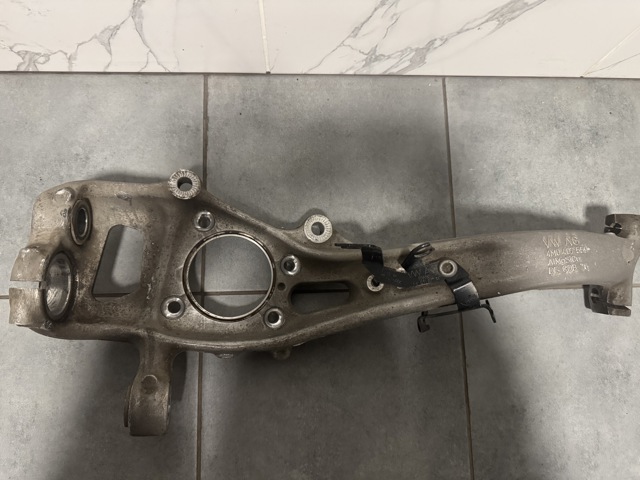 Цапфа поворотного кулака 4M0407559 VAG