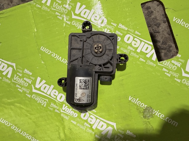 Сервопривід заслінки глушника 4N0133246 VAG