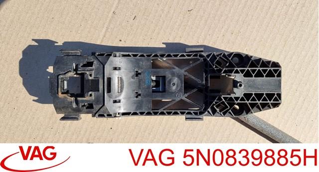 Тримач зовнішньої ручки дверей, передньої правої 5N0839885H VAG