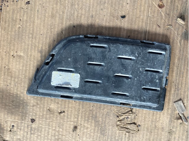 Решітка переднього бампера, нижня 51118064593 BMW
