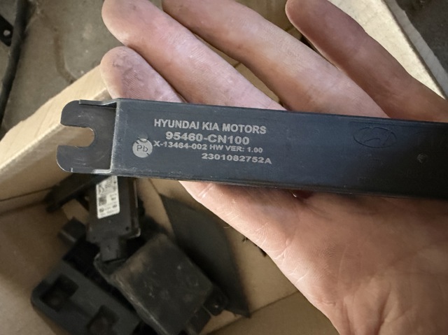 Підсилювач сигналу антени 95460CN100 HYUNDAI