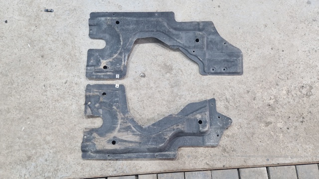 4M0825213 VAG