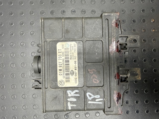 Блок керування трансмісією 01M927733ET VAG