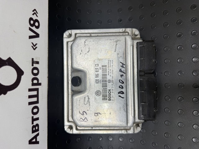 Модуль управління двигуном 038906019CD VAG