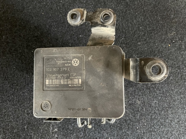 Блок керування АБС (ABS) 1C0907379E VAG