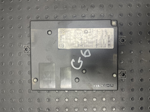 Блок керування мультимедійний 3C8035730C VAG