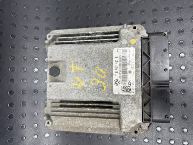 Модуль управління двигуном 7L0907401B VAG