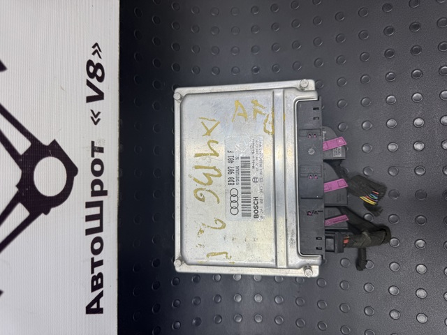 Модуль управління двигуном 8D0907401F VAG