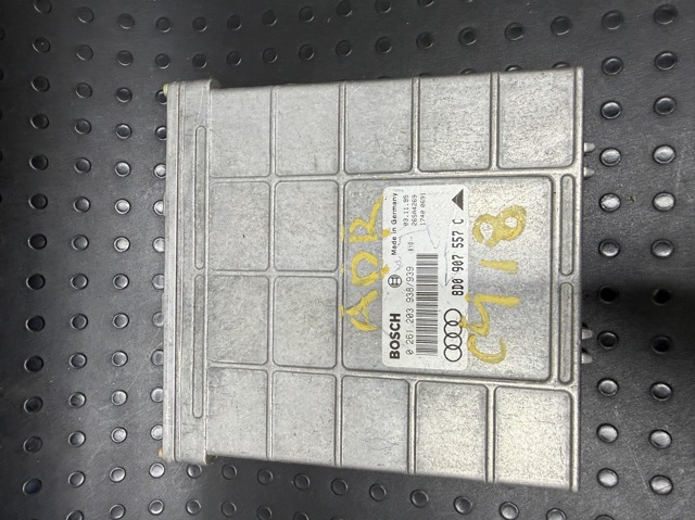 Блок двигуна 8D0907557C VAG
