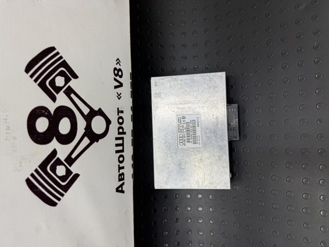 Блок керування Bluetooth 8P0862335D VAG