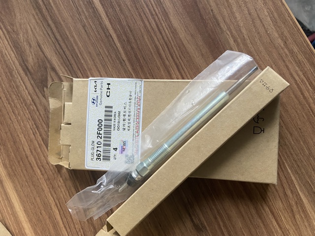 Свічки розжарювання 367102F000 HYUNDAI