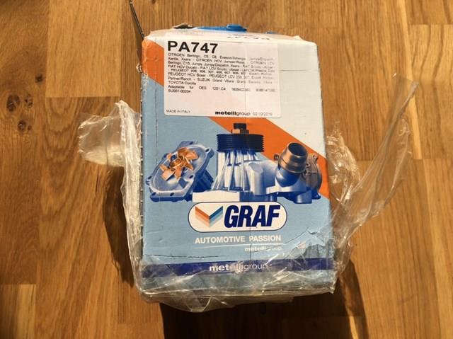 Насос системи охолодження PA747 GRAF