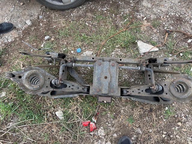 Підрамник задній C23628800C MAZDA