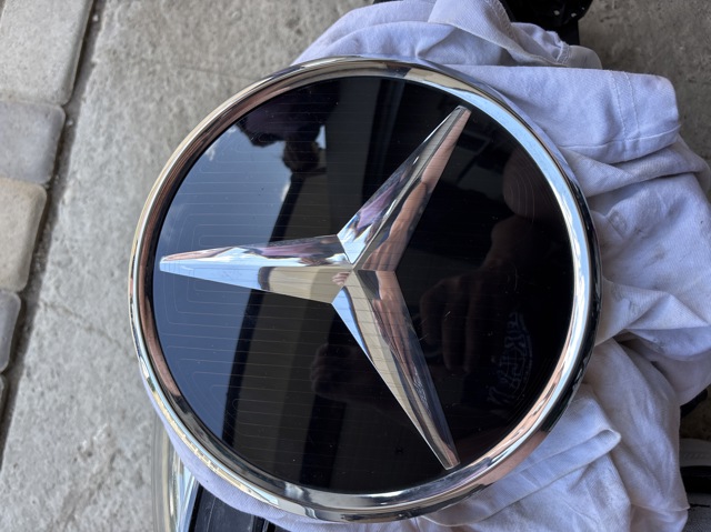 Емблема на решітку радіатора A0008880500 MERCEDES