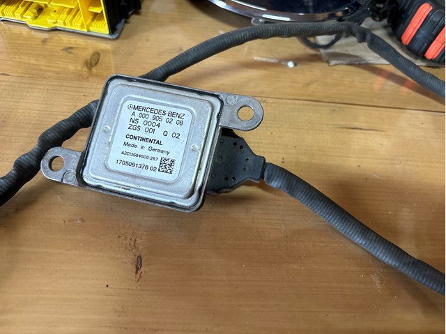 Датчик оксидів азоту NOX, передній A0009050208 MERCEDES