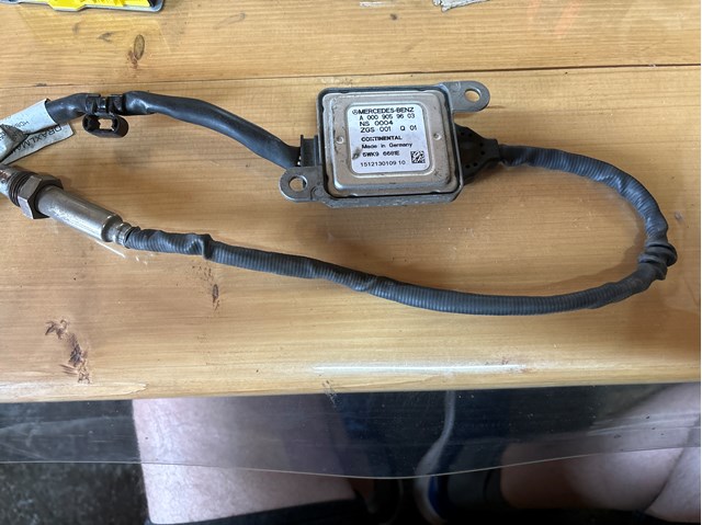 Датчик оксидів азоту NOX, задній A0009059603 MERCEDES