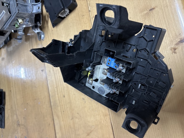 Коробка запобіжників A1675404328 MERCEDES