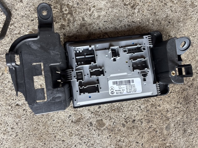 Блок керування сигналами SAM A1679000329 MERCEDES