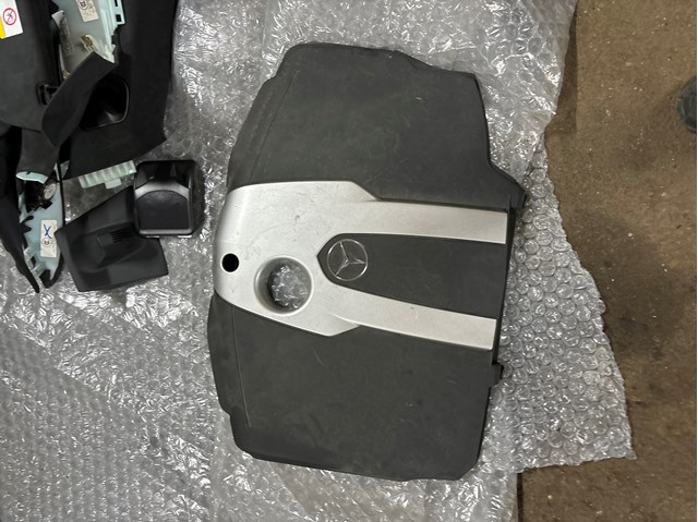 Кришка двигуна декоративна A6510108412 MERCEDES