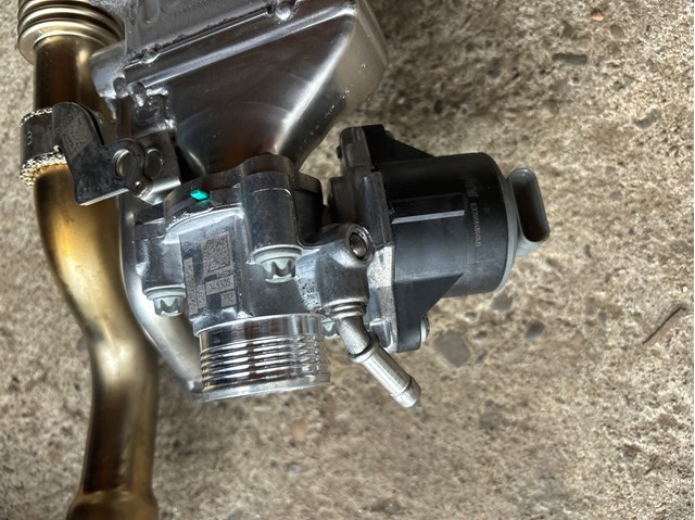 Клапан EGR рециркуляції газів A6541400460 MERCEDES