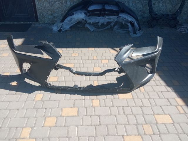 Бампер передній 5211978130 TOYOTA
