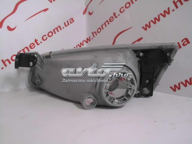 Фара передня права 8113033210 TOYOTA