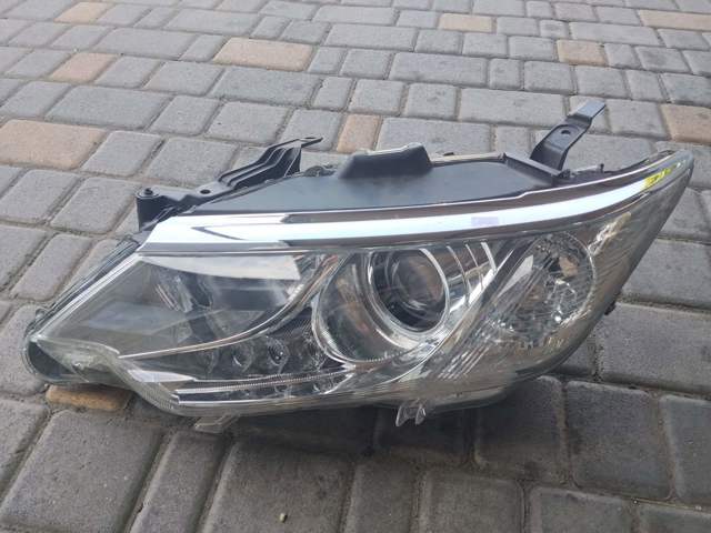 Фара дальнього світла в зборі 8117033771 TOYOTA