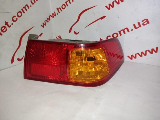 Фара задня права зовнішня 8155106110 TOYOTA