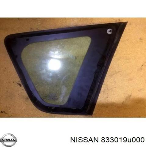 Скло багажника, ліве 833019U000 NISSAN