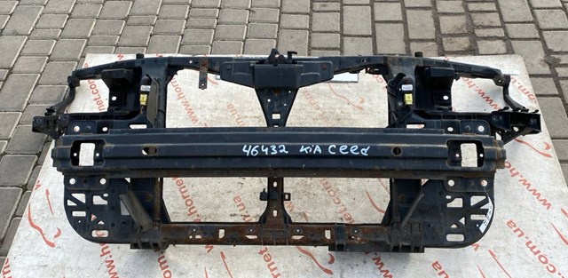 Швелер переднього бампера 865301H500 HYUNDAI