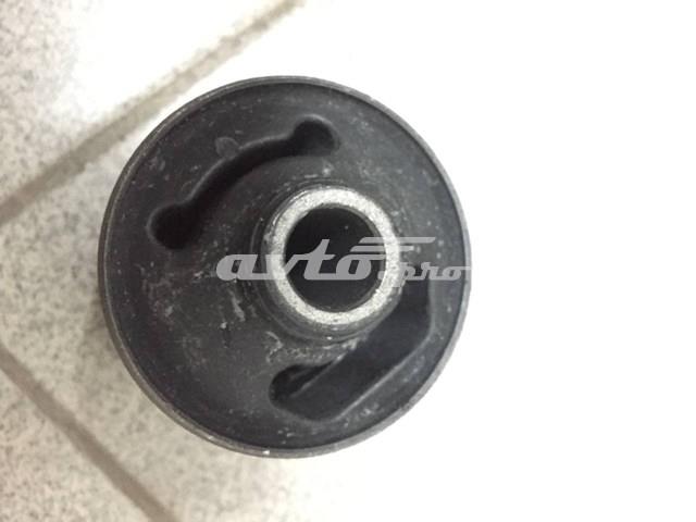Сайлентблок траверси кріплення переднього редуктора, лівий MB430694 MITSUBISHI