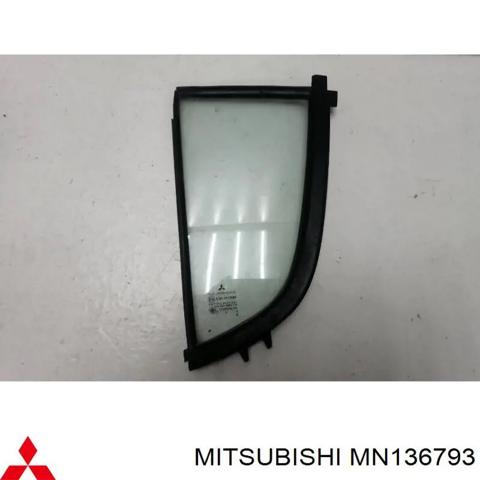 Задня кватирка ліва MN136793 MITSUBISHI