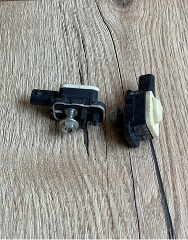 Датчик подушки безпеки 7P0959354 VAG