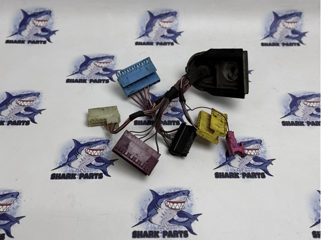 Коробка запобіжників A0055459701 MERCEDES