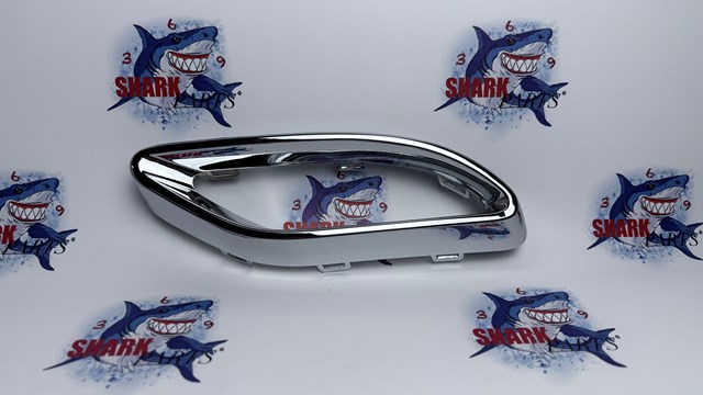 Молдинг бампера заднього, правий A2058852321 MERCEDES