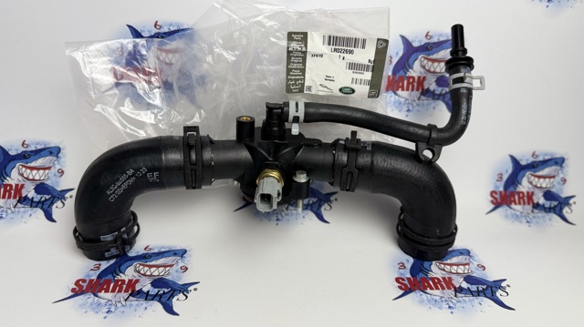 Водяний патрубок LR022690 LAND ROVER