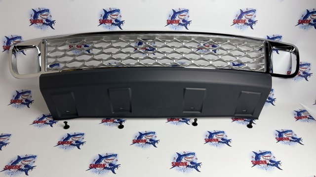 Решітка бампера нижня LR026421 LAND ROVER
