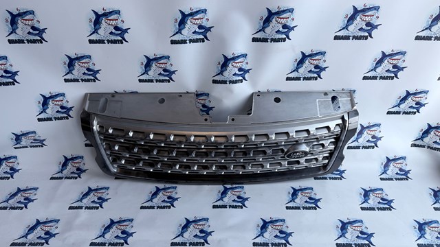 Решітка радіатора LR055880 LAND ROVER