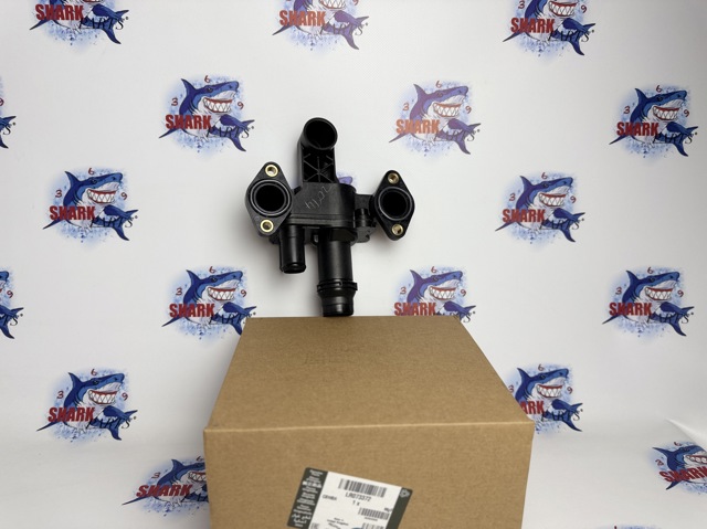 Корпус термостата в зборі LR073372 LAND ROVER