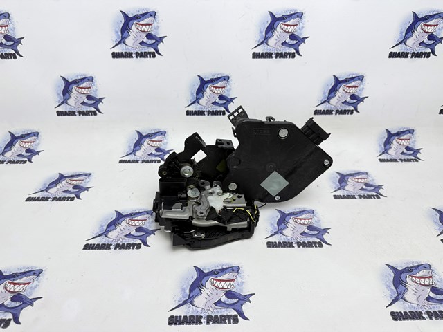 Замок задніх дверей, правих LR078743 LAND ROVER