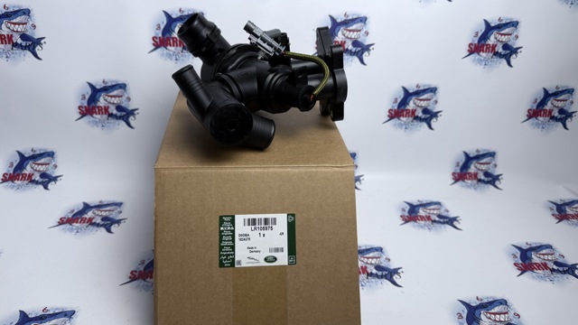 Корпус термостата в зборі LR105975 LAND ROVER