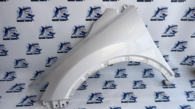 Бічна частина передня ліва TD1152210D MAZDA